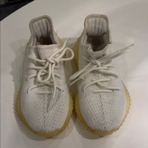 adidas Yeezy Boost 350 V2 Triple White
